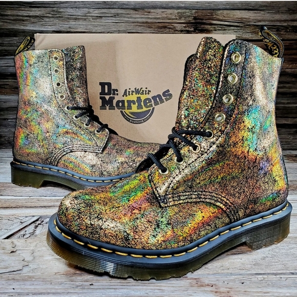Dr. Martens Pascal Metalic Gold Crackl… - Picture 1 of 8